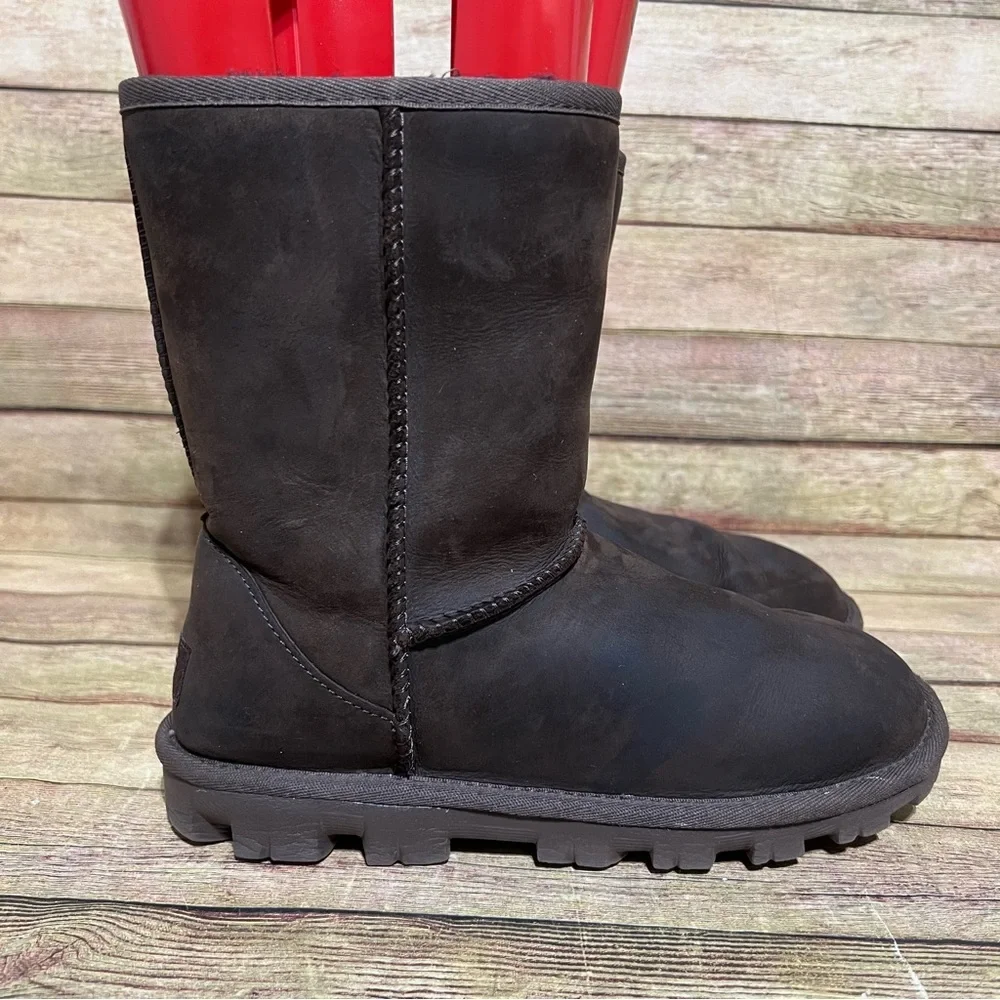 Ugg Brown Mocha Leather Classic Short Boots
